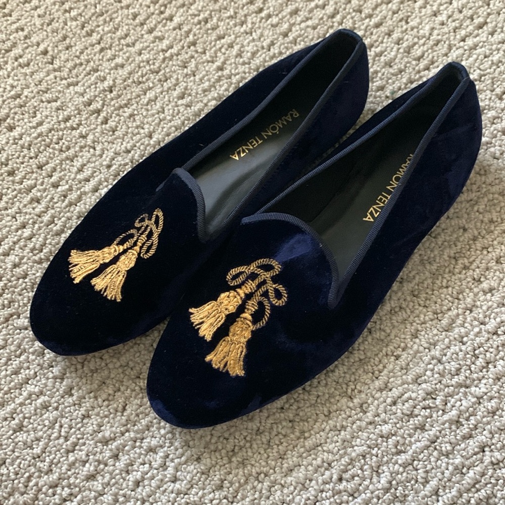 Blue velvet loafers